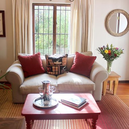 Oak Village B&B Стелленбос Экстерьер фото