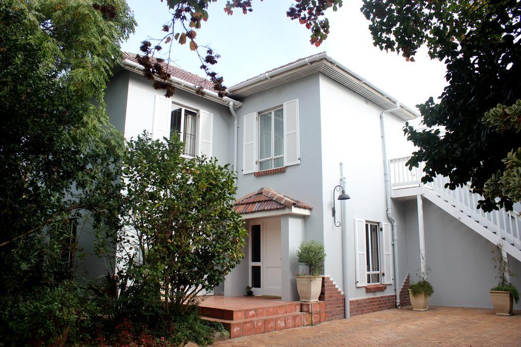 Oak Village B&B Стелленбос Экстерьер фото