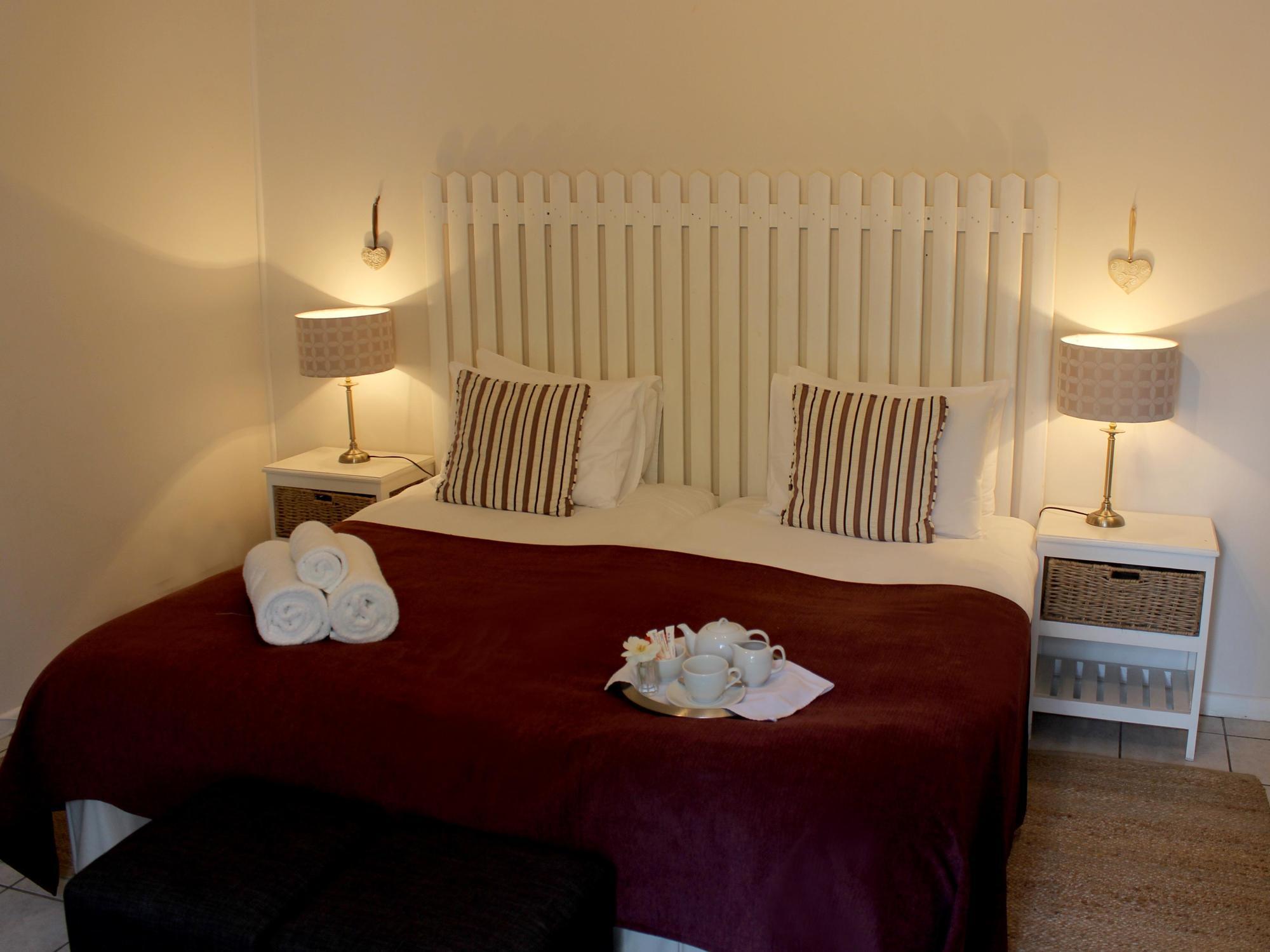 Oak Village B&B Стелленбос Экстерьер фото