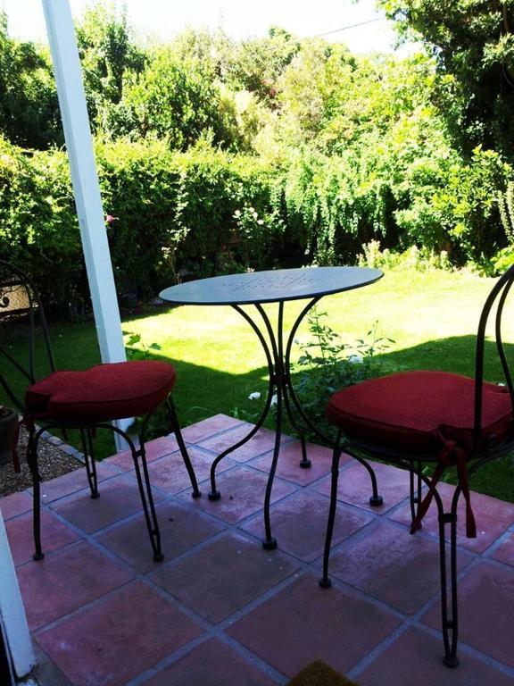 Oak Village B&B Стелленбос Экстерьер фото