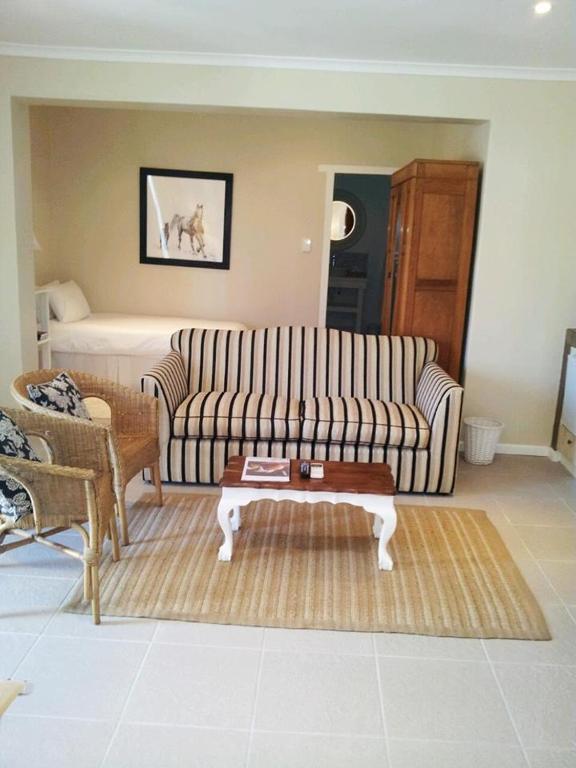 Oak Village B&B Стелленбос Номер фото