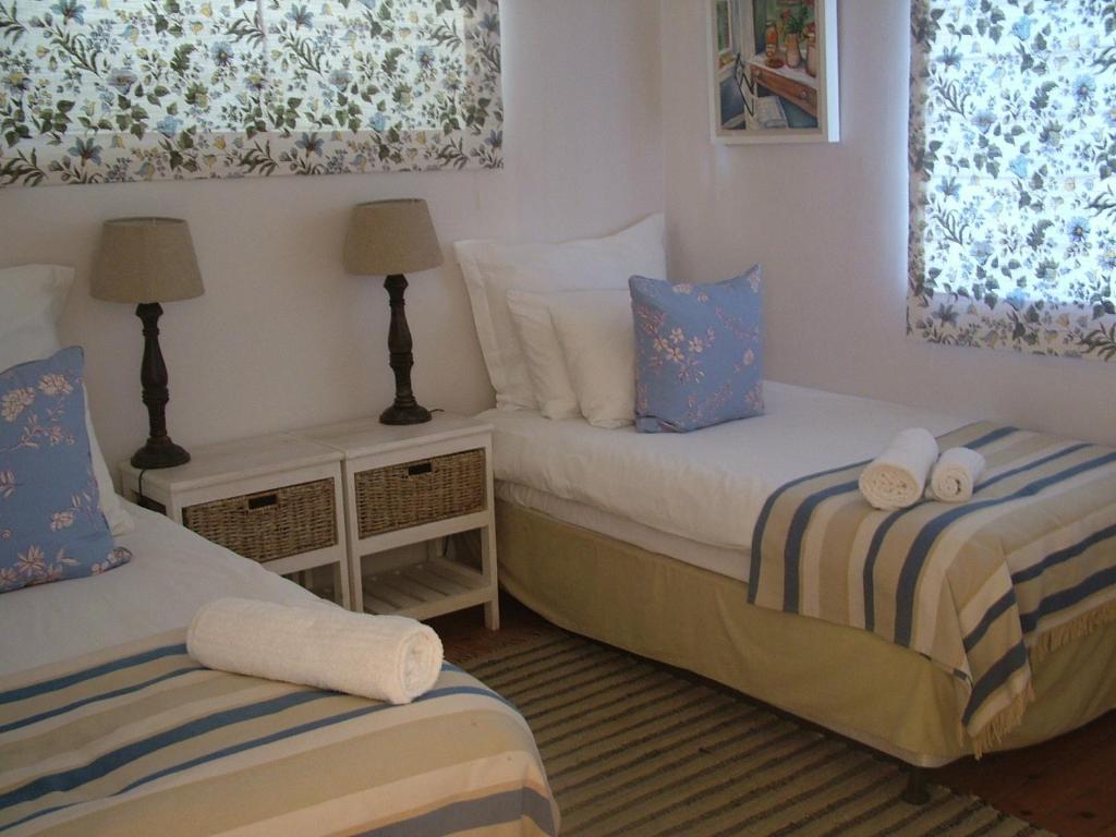 Oak Village B&B Стелленбос Номер фото
