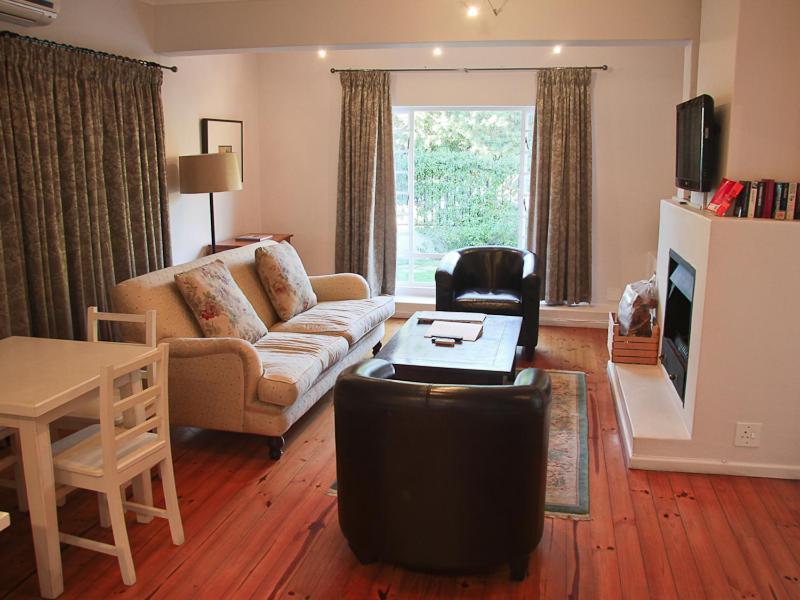 Oak Village B&B Стелленбос Номер фото